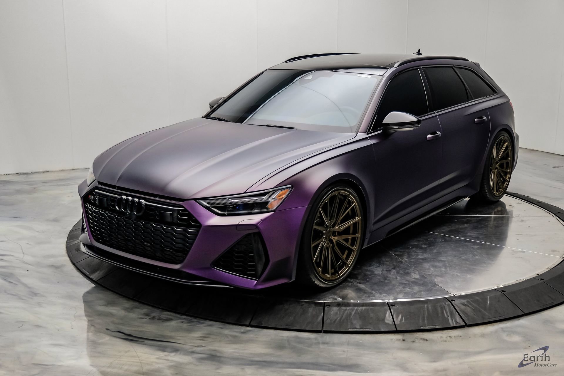 Used 2023 Audi RS 6 w/ Black Optic Package image 7