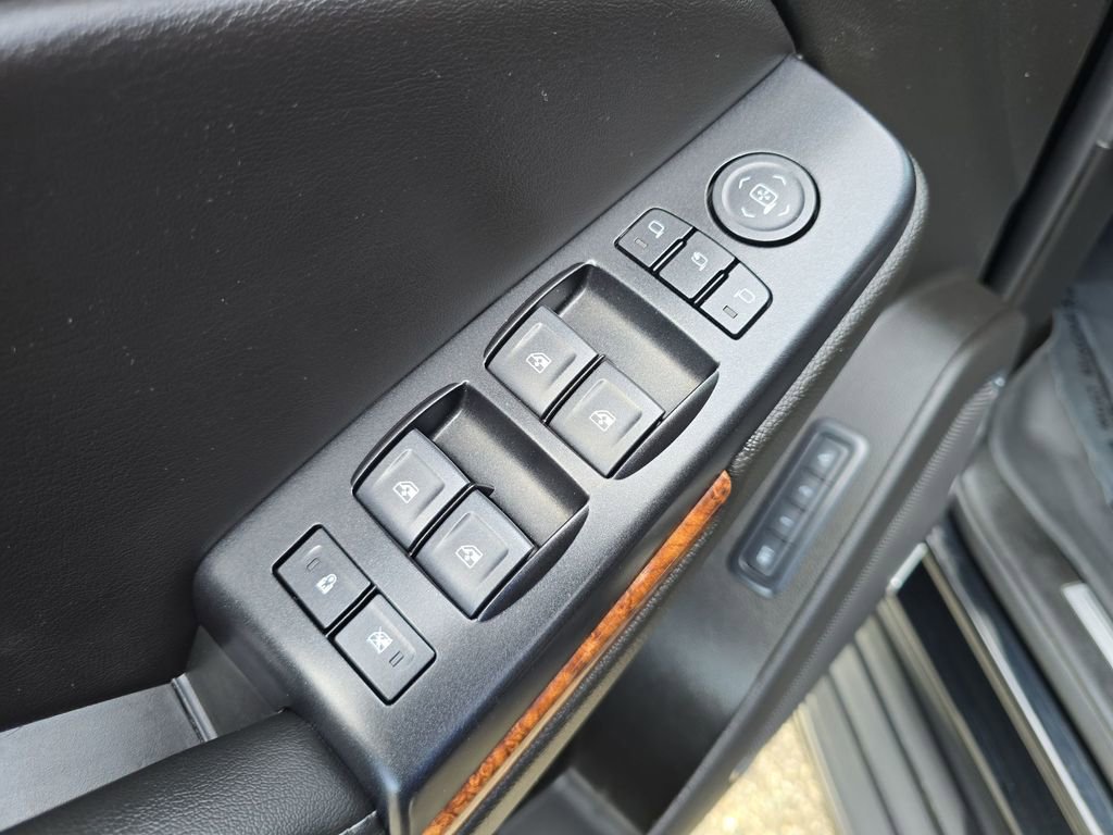 Certified 2018 Chevrolet Suburban Premier image 28