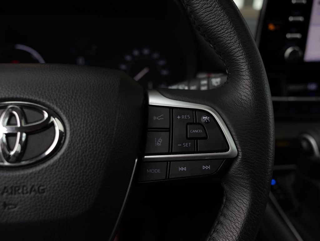 Certified 2024 Toyota Sienna XLE w/ XLE Plus Package FWD image 15