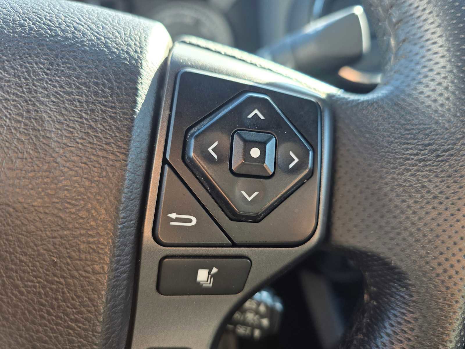 Used 2021 Toyota Tacoma TRD Off-Road image 30