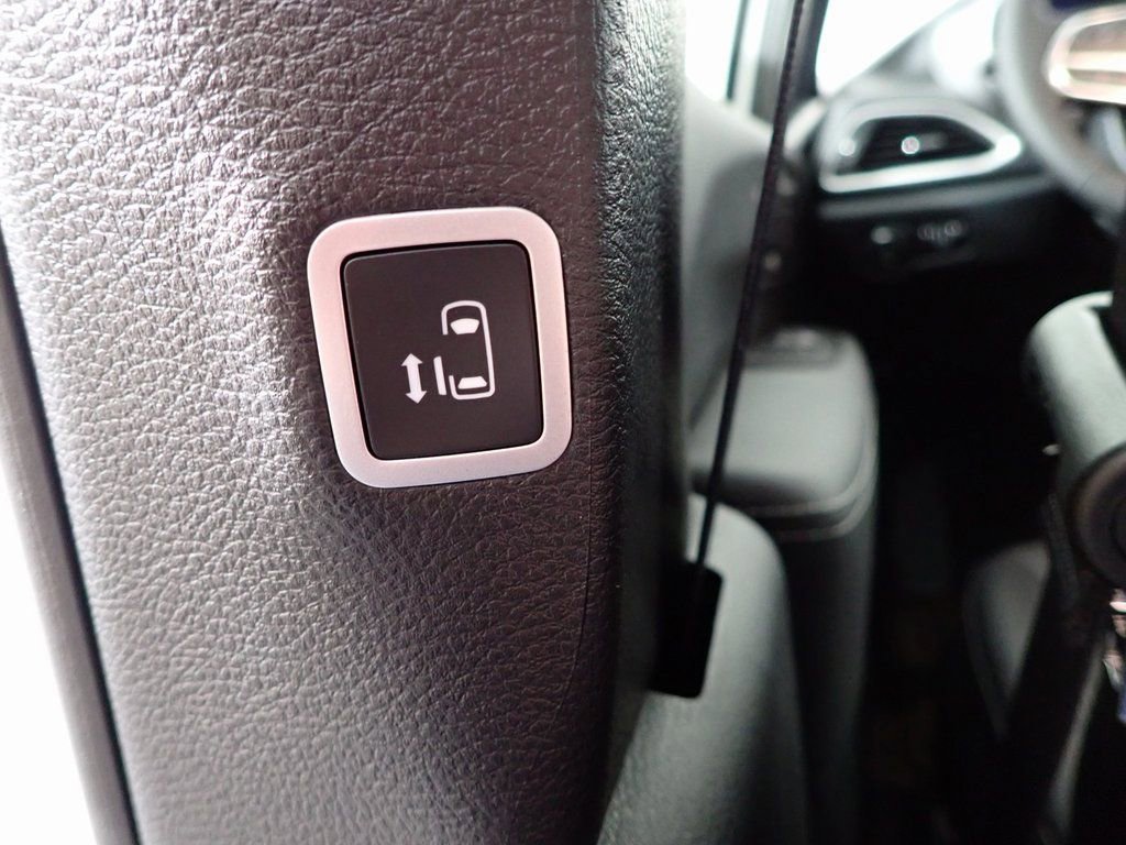 New 2026 Chrysler Pacifica Select image 29