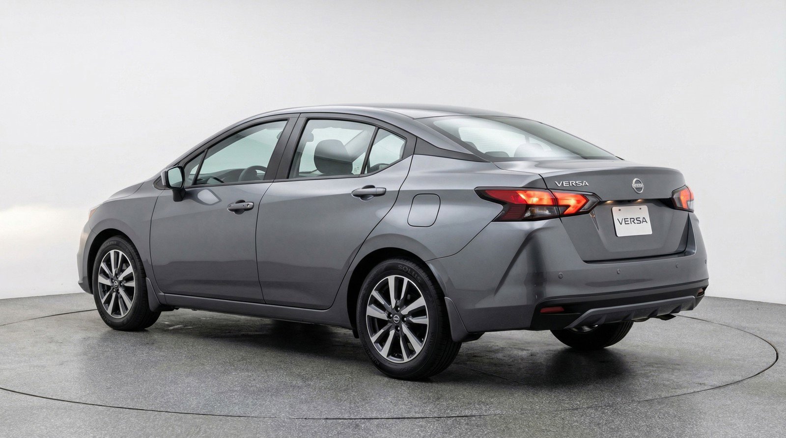 Used 2025 Nissan Versa SV image 6