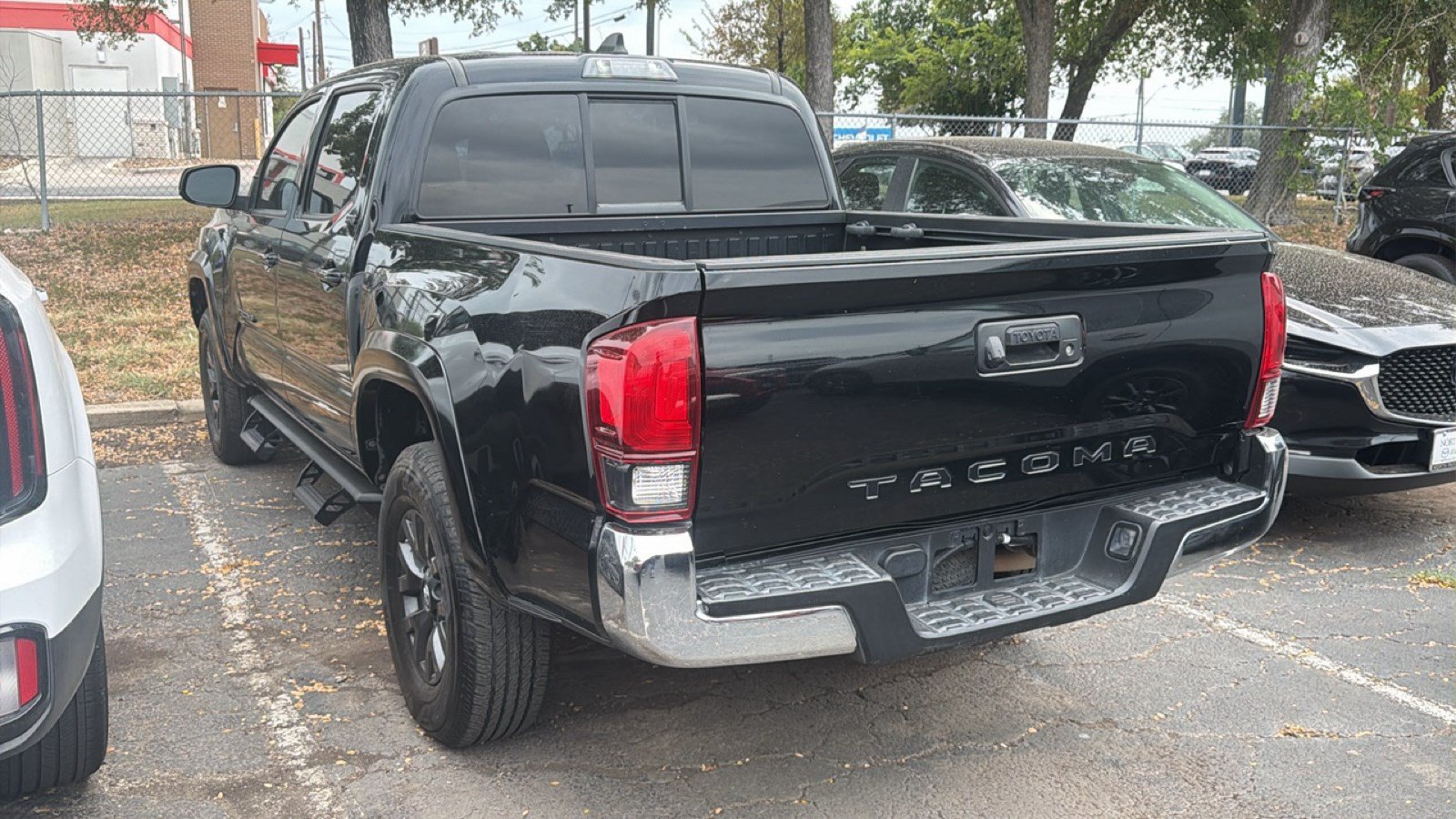 Used 2021 Toyota Tacoma SR5 w/ SR5 Appearance Package (SM) RWD image 25