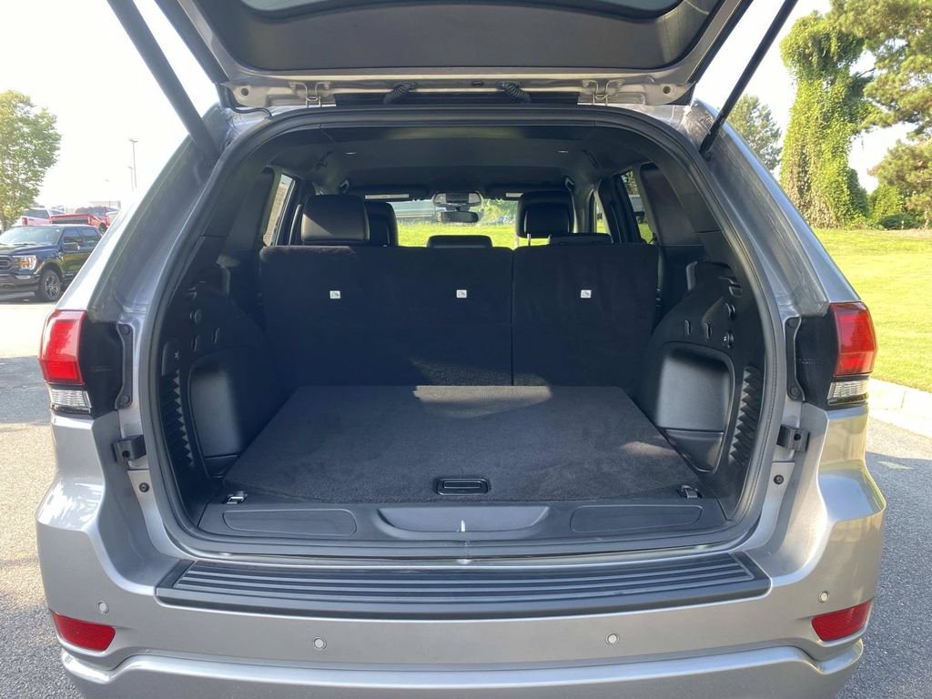 Used 2021 Jeep Grand Cherokee Laredo RWD image 5