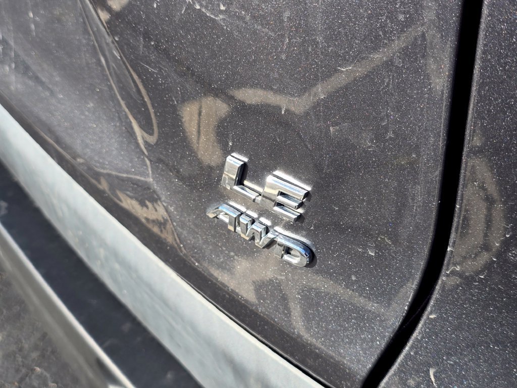 Used 2021 Toyota RAV4 LE AWD/4WD image 11