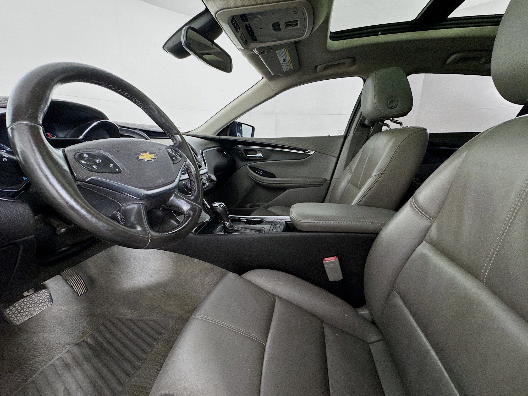 Used 2018 Chevrolet Impala LT w/ Sunroof and Spoiler Package image 21