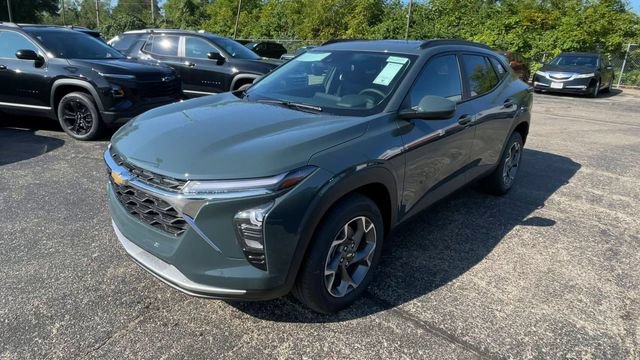 New 2026 Chevrolet Trax LT w/ Sunroof Package FWD image 6