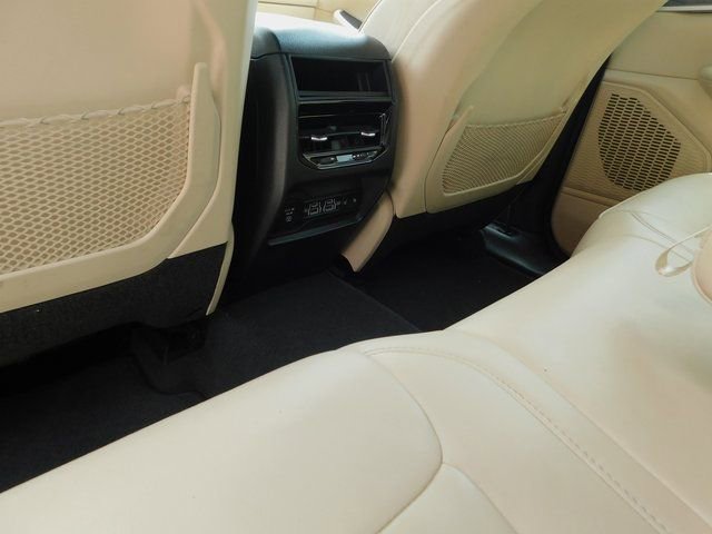 Used 2023 Jeep Grand Cherokee Limited image 7