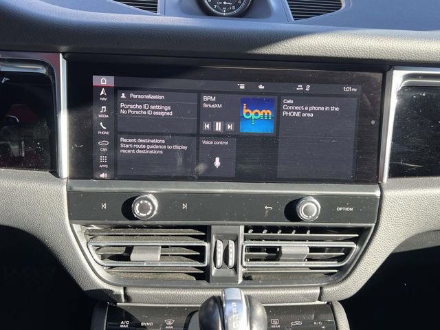 Certified 2023 Porsche Macan AWD/4WD image 23