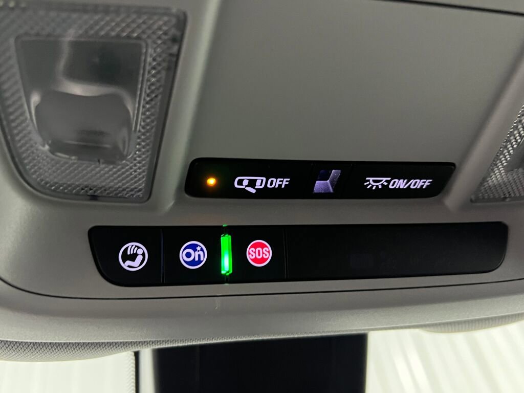 Used 2023 GMC Terrain SLE w/ Driver Convenience Package image 15