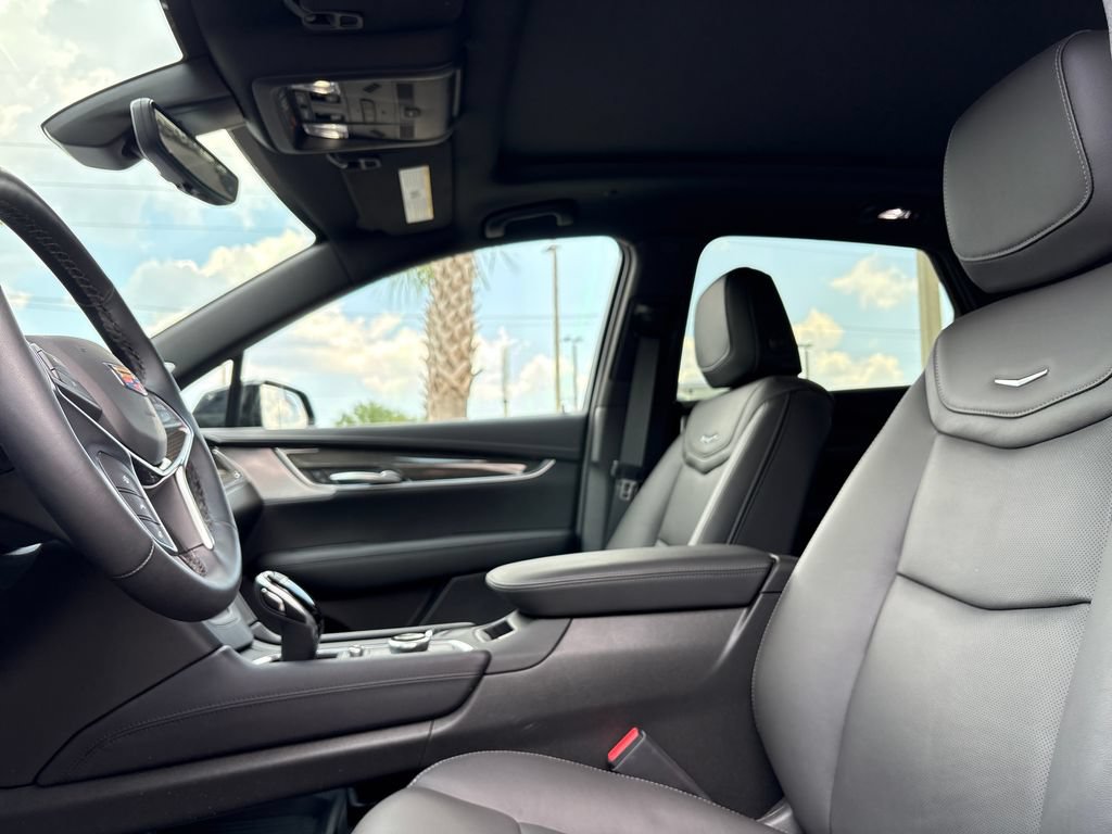 New 2026 Cadillac XT5 Sportv w/ LPO, Onyx Lite Package AWD/4WD image 6