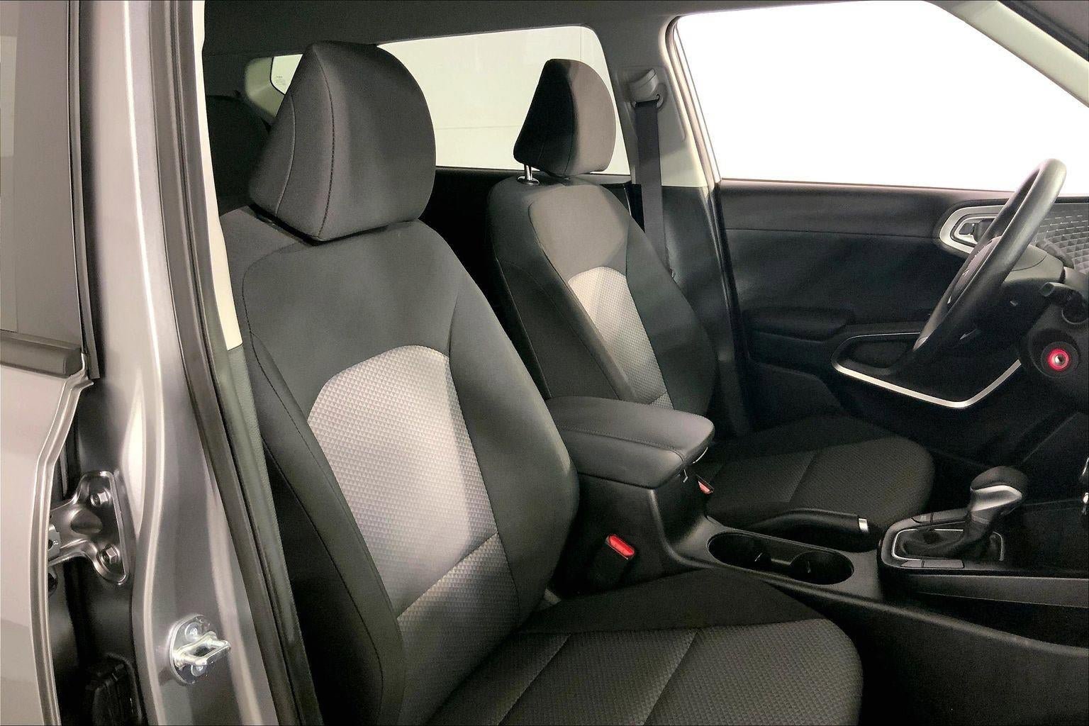 Certified 2025 Kia Soul LX FWD image 7