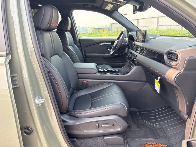 Used 2026 Honda Pilot TrailSport image 10