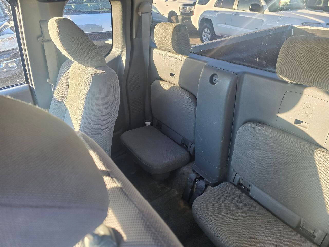 Used 2016 Nissan Frontier S RWD image 11