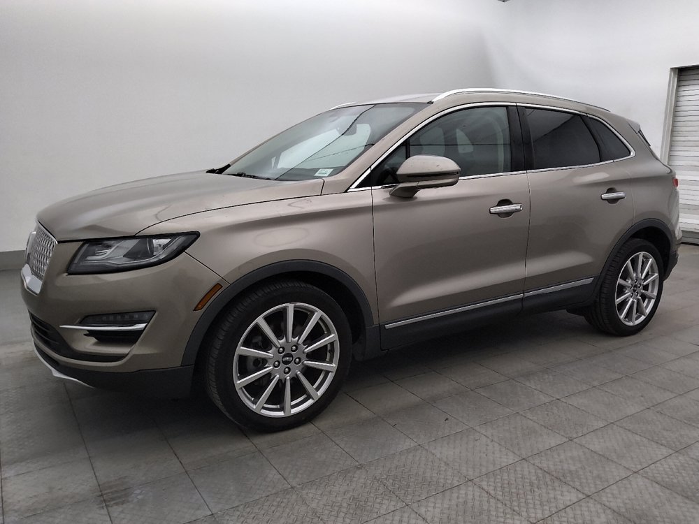 Used 2019 Lincoln MKC Reserve FWD image 2
