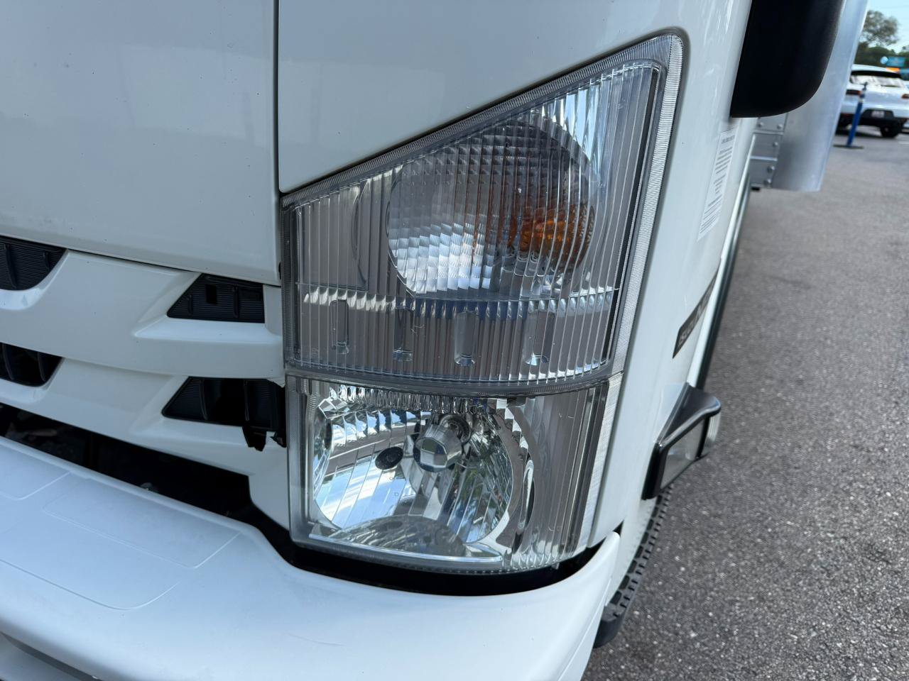Used 2019 Isuzu NPR RWD image 11