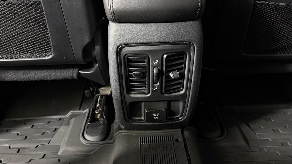 Used 2020 Jeep Grand Cherokee Altitude AWD/4WD image 29
