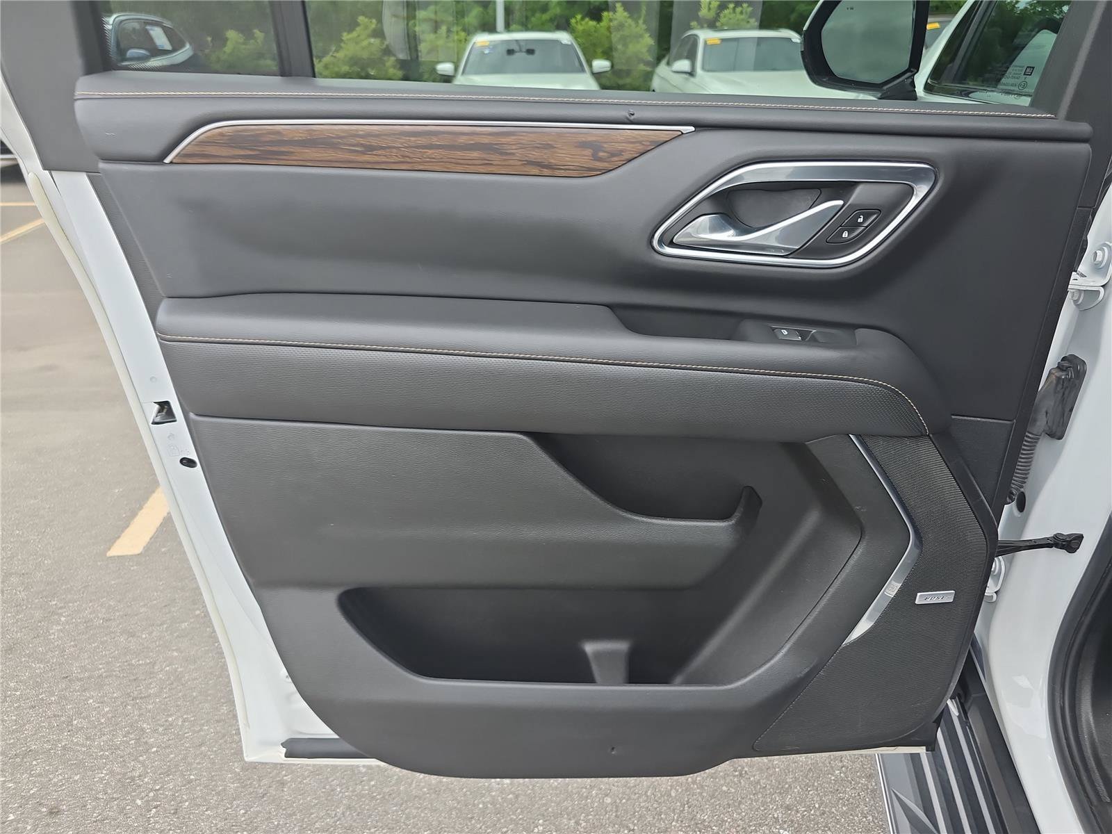 Used 2022 Chevrolet Suburban Premier AWD/4WD image 13