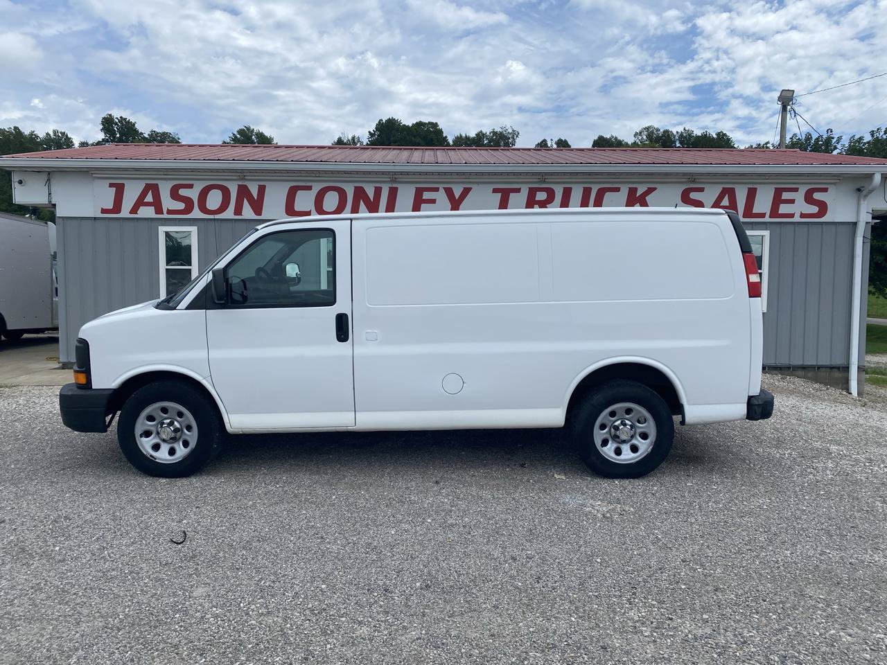 Used 2012 Chevrolet Express 1500 RWD image 1