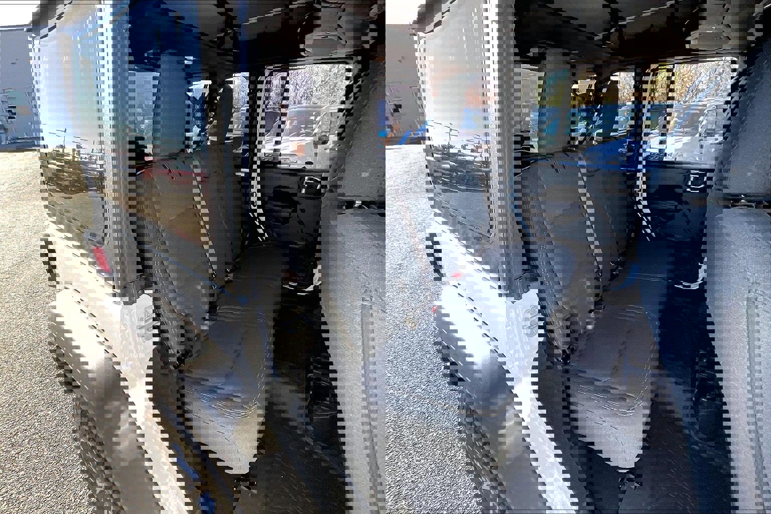 Used 2025 Jeep Wrangler Sport S image 25