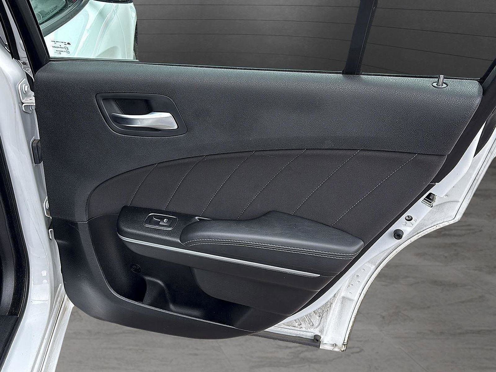 Used 2022 Dodge Charger SXT image 18