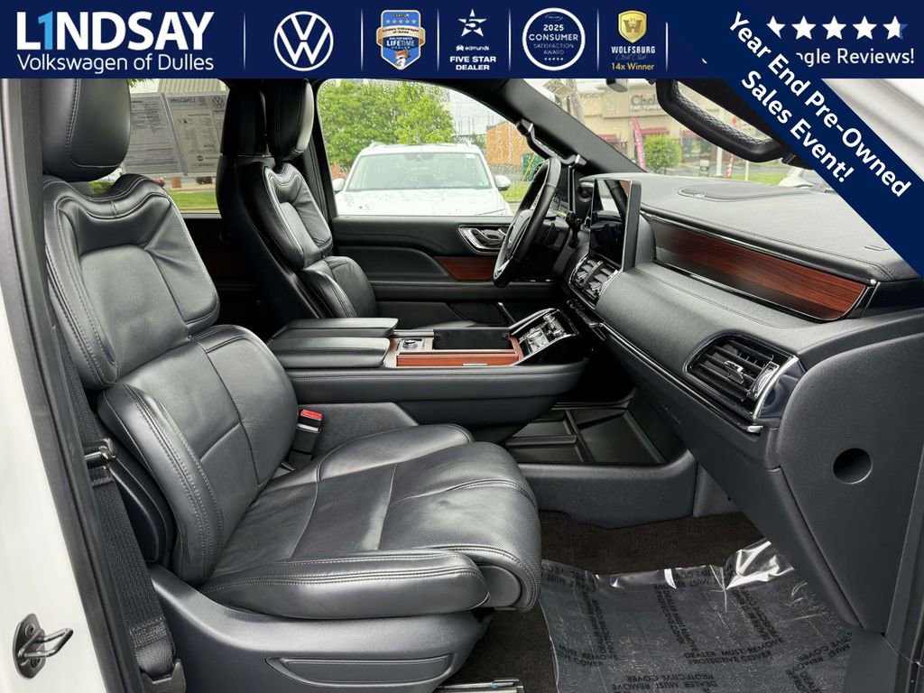 Used 2022 Lincoln Navigator Reserve image 12