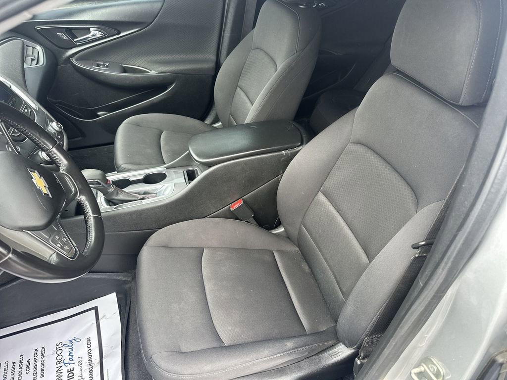 Used 2021 Chevrolet Malibu RS image 17