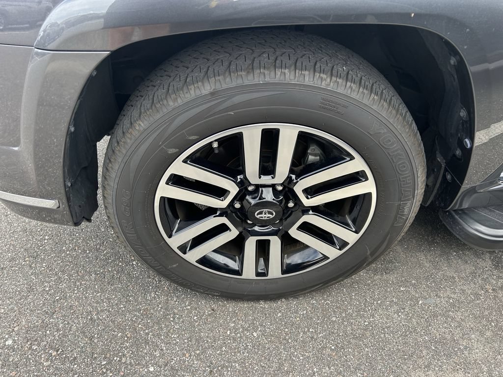 Used 2021 Toyota 4Runner Limited AWD/4WD image 10