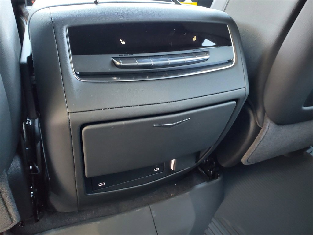 New 2026 Cadillac Escalade ESV Luxury w/ LPO, Radiant Package image 33