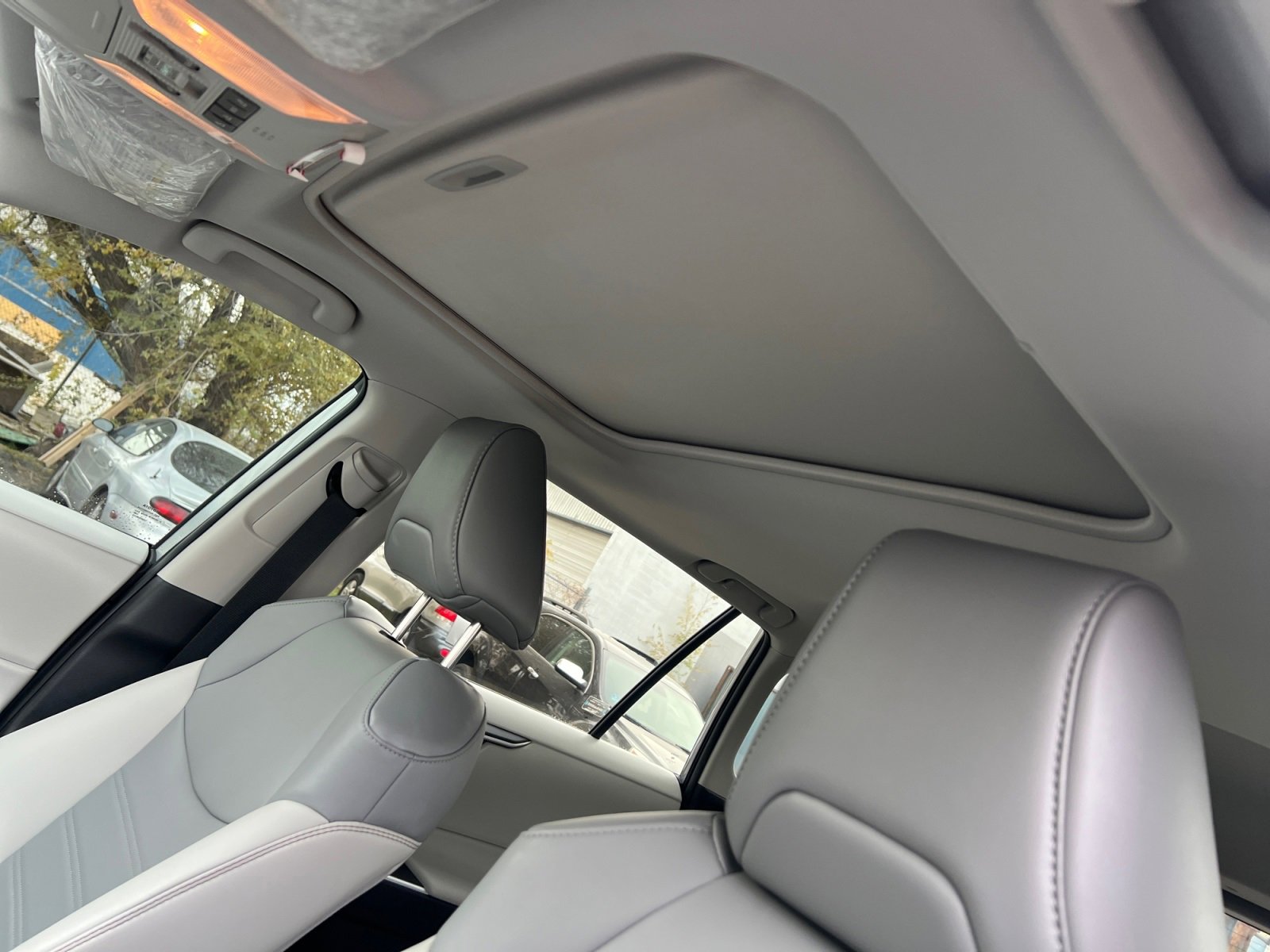 Used 2021 Toyota RAV4 XLE Premium image 20