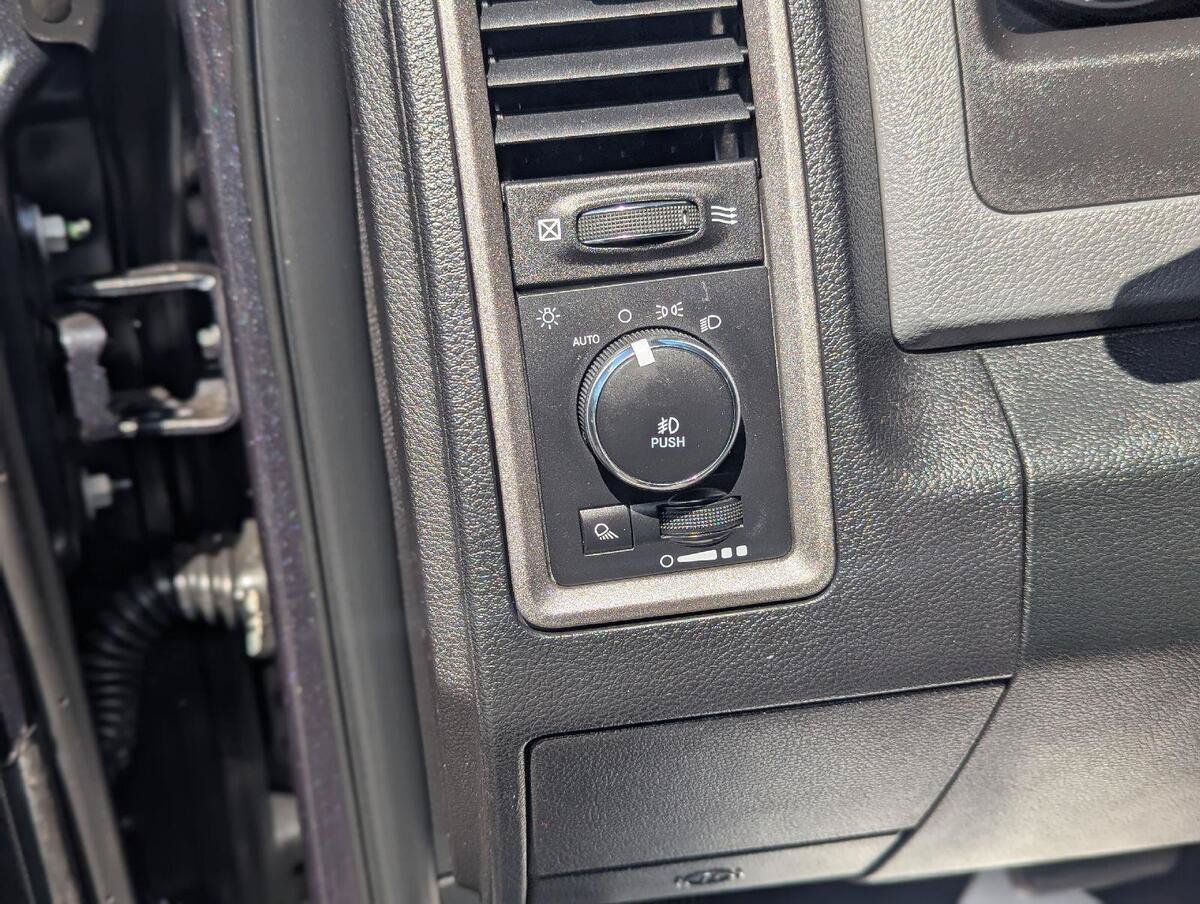 Used 2017 RAM 1500 Express AWD/4WD image 27