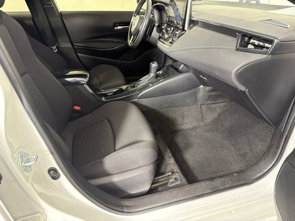 Used 2021 Toyota Corolla SE w/ SE Preferred Package image 13