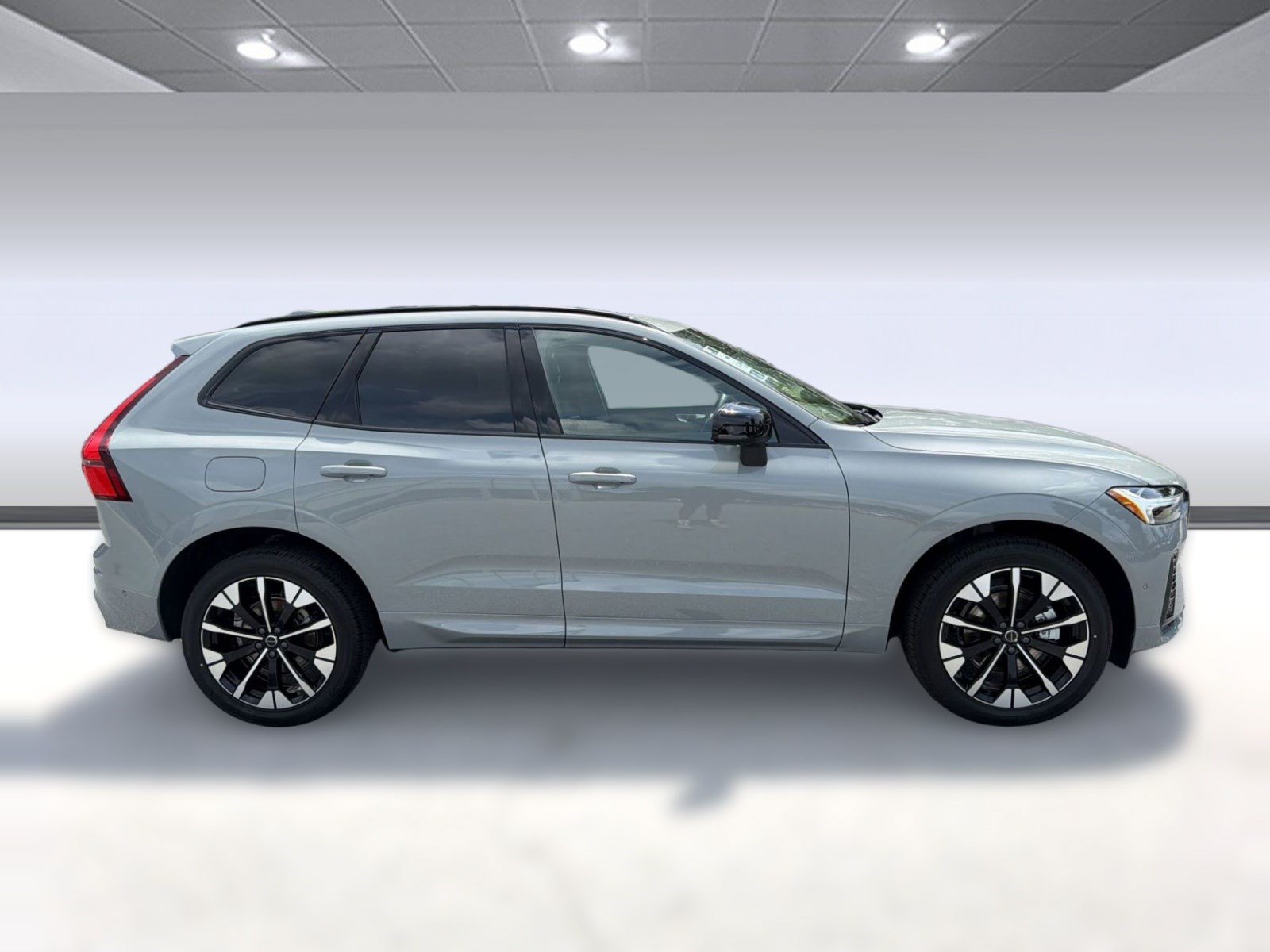 New 2026 Volvo XC60 B5 Plus w/ Climate Package AWD/4WD image 8