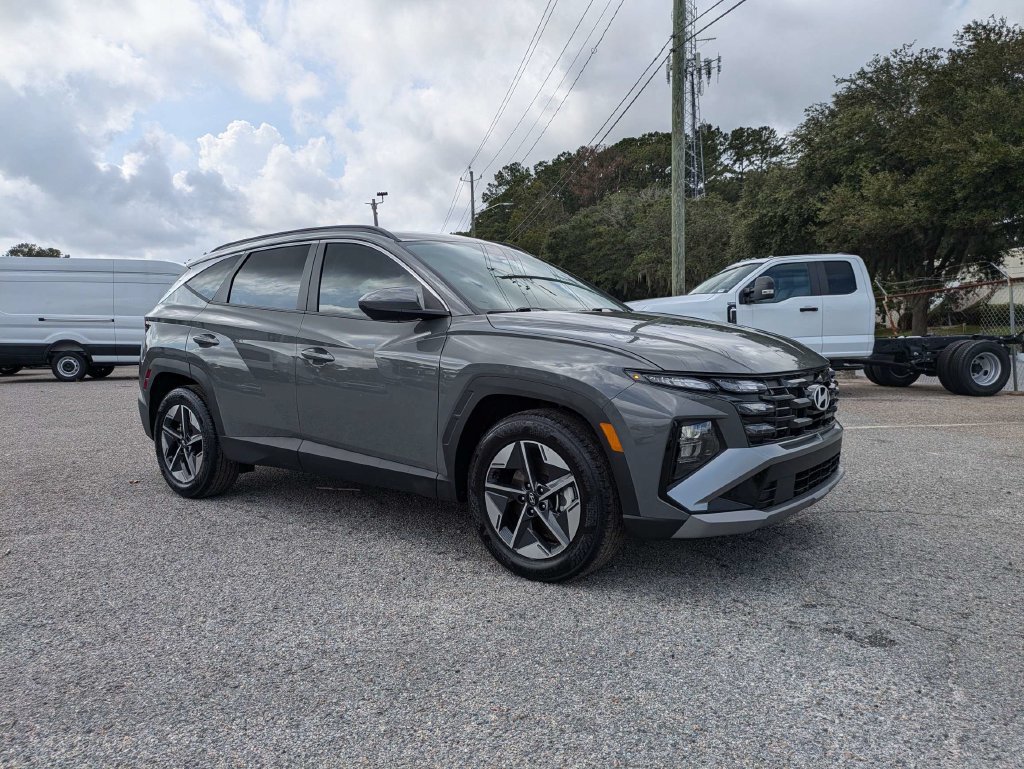 Used 2025 Hyundai Tucson SEL FWD image 2