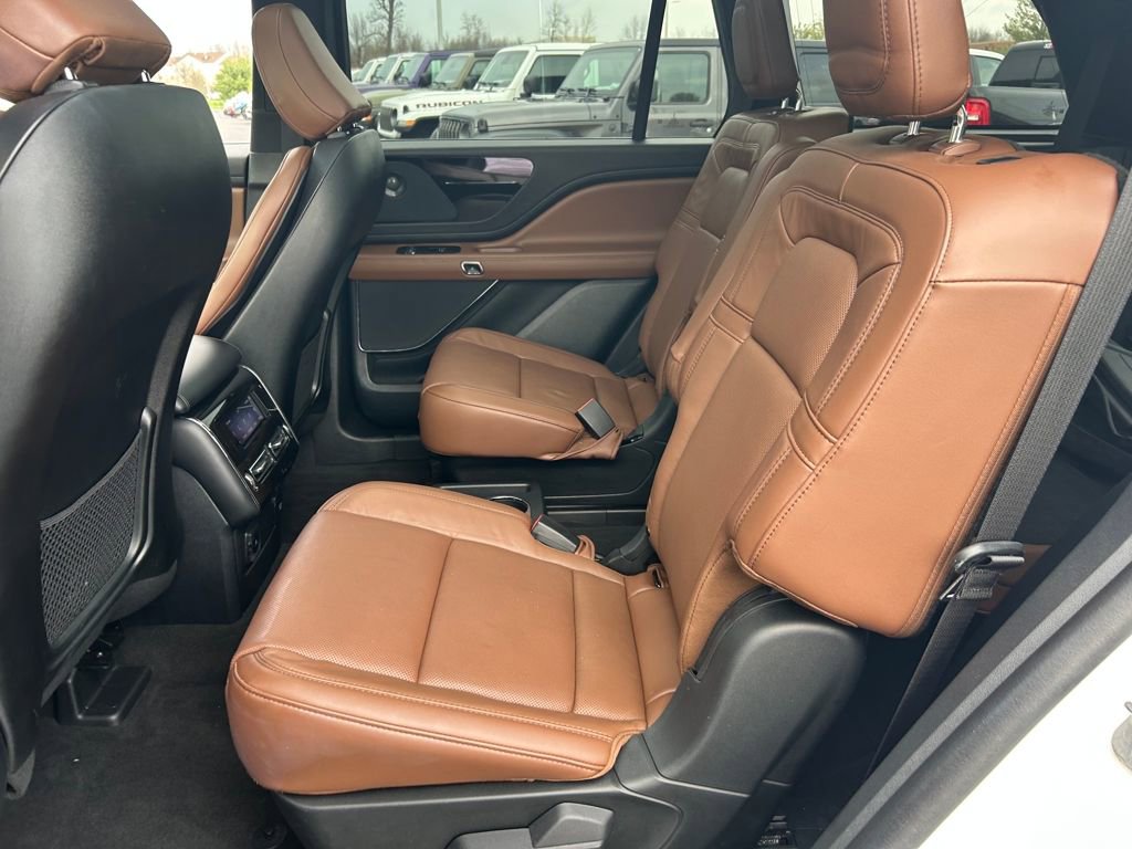 Used 2023 Lincoln Aviator Reserve w/ Equipment Group 201A image 23