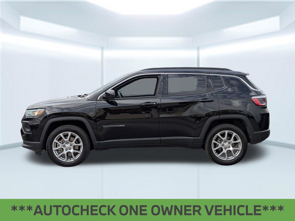 Used 2024 Jeep Compass Latitude AWD/4WD image 2