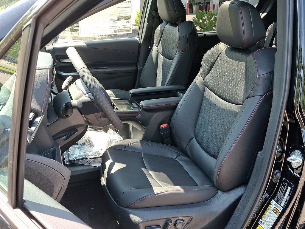 New 2026 Toyota Sienna XSE AWD/4WD image 8