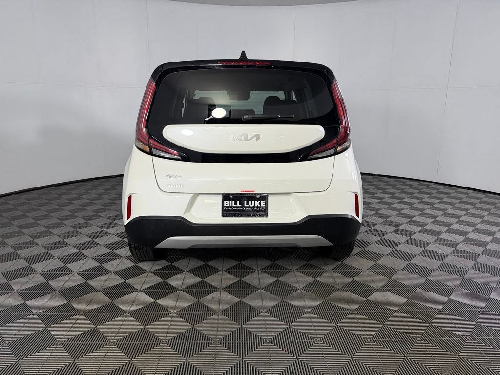 Used 2025 Kia Soul LX w/ LX Technology Package FWD image 7