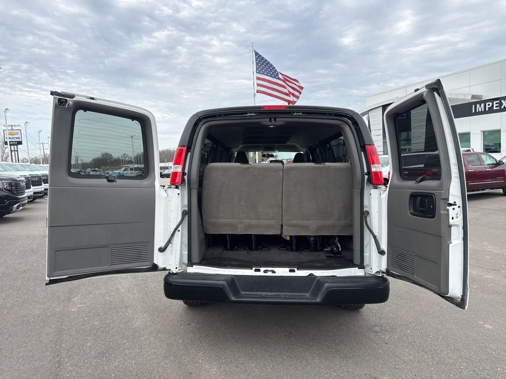 Used 2024 Chevrolet Express 3500 LS image 22