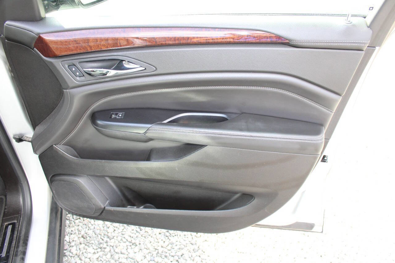 Used 2016 Cadillac SRX Luxury w/ Driver Awareness Package image 23