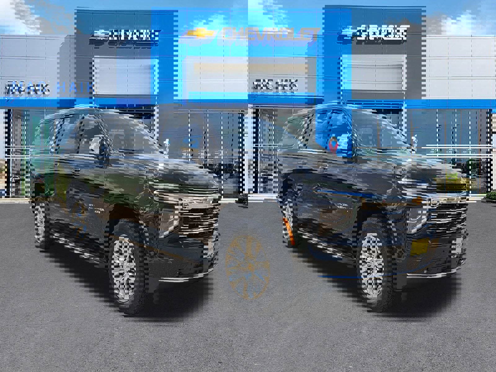 New 2025 Chevrolet Suburban Premier w/ Sun And Tow Package image 2