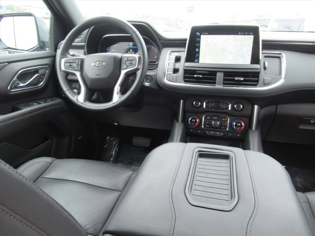 Used 2024 Chevrolet Suburban Z71 w/ Luxury Package AWD/4WD image 13