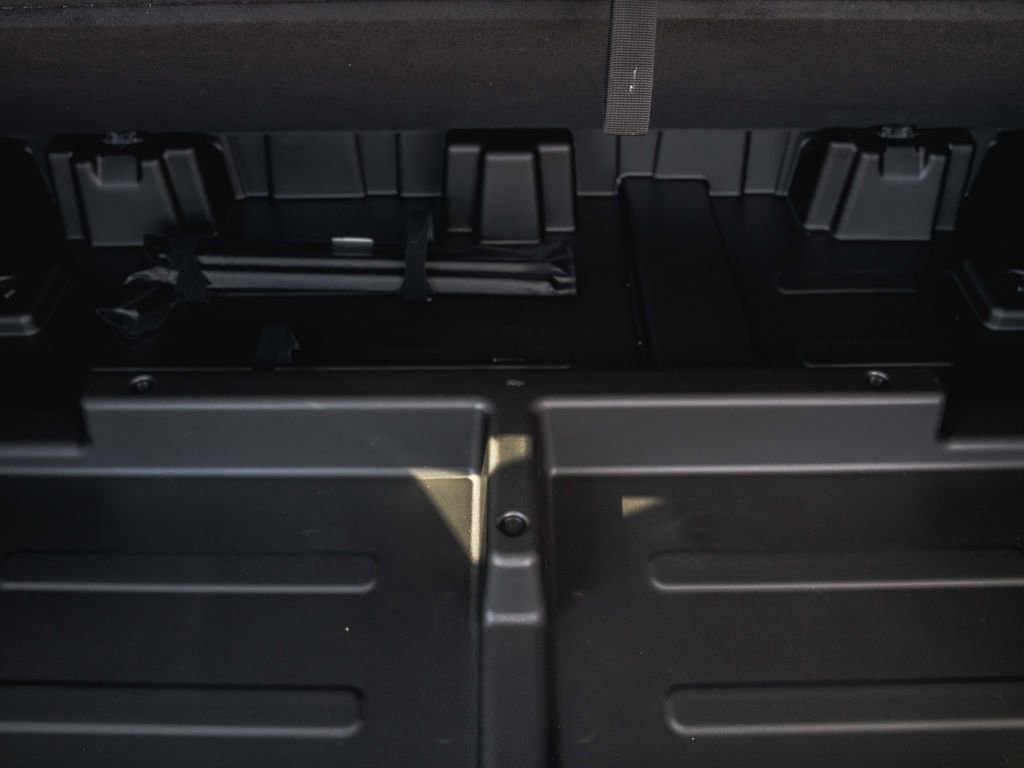 New 2026 Chevrolet Suburban High Country image 34