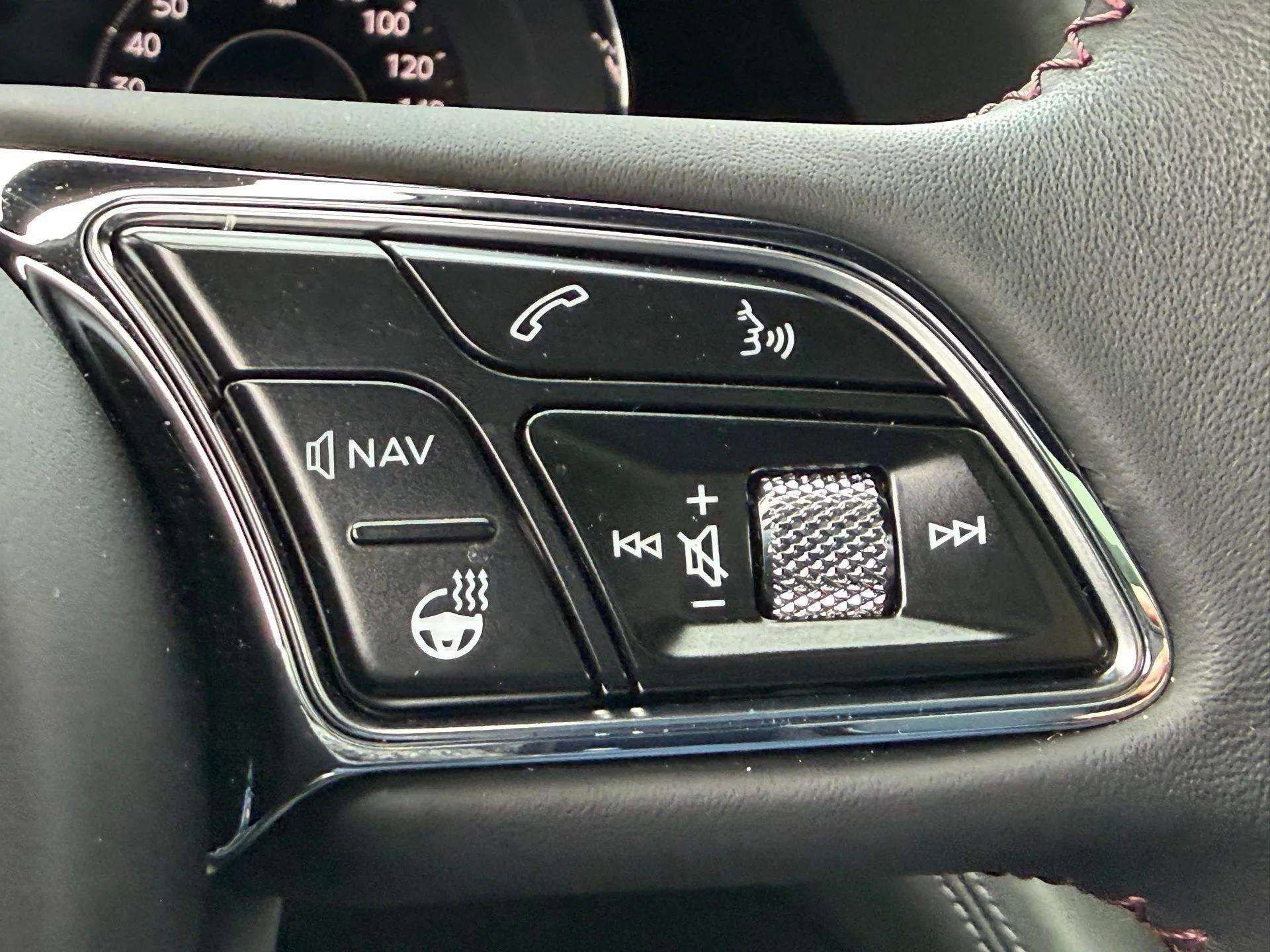 Used 2024 Bentley Bentayga Extended Wheelbase image 23