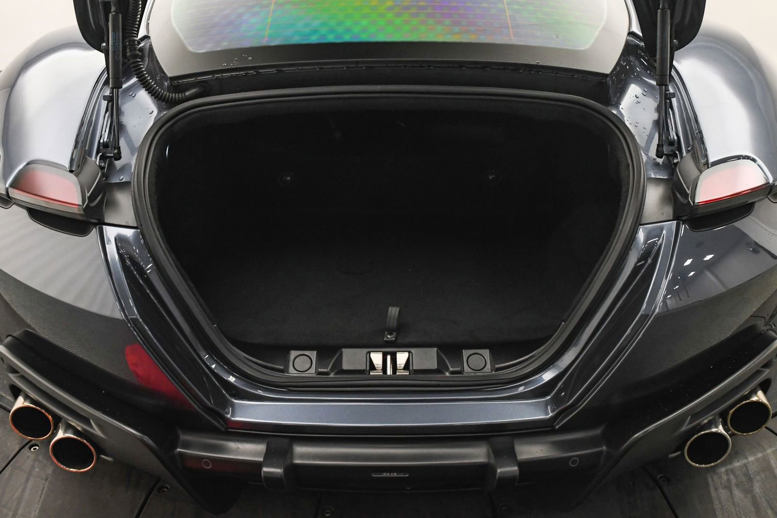 Certified 2022 Ferrari Roma image 8