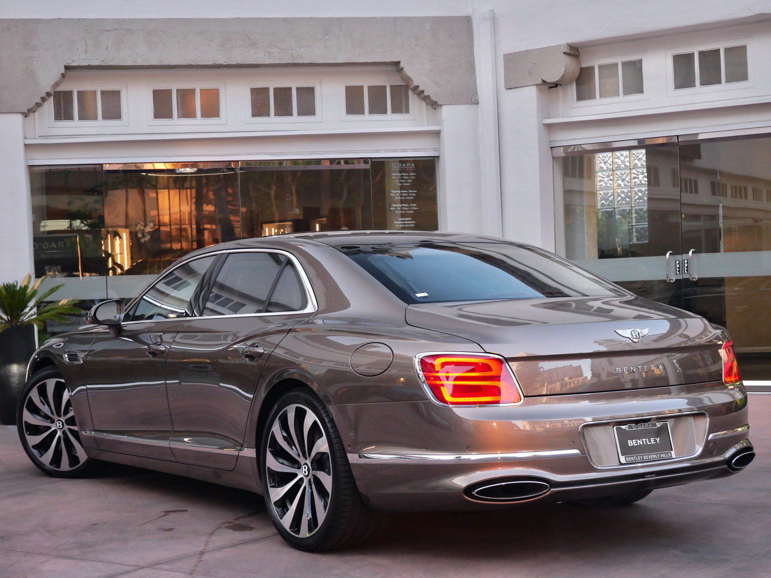 New 2026 Bentley Flying Spur V8 AWD/4WD image 3