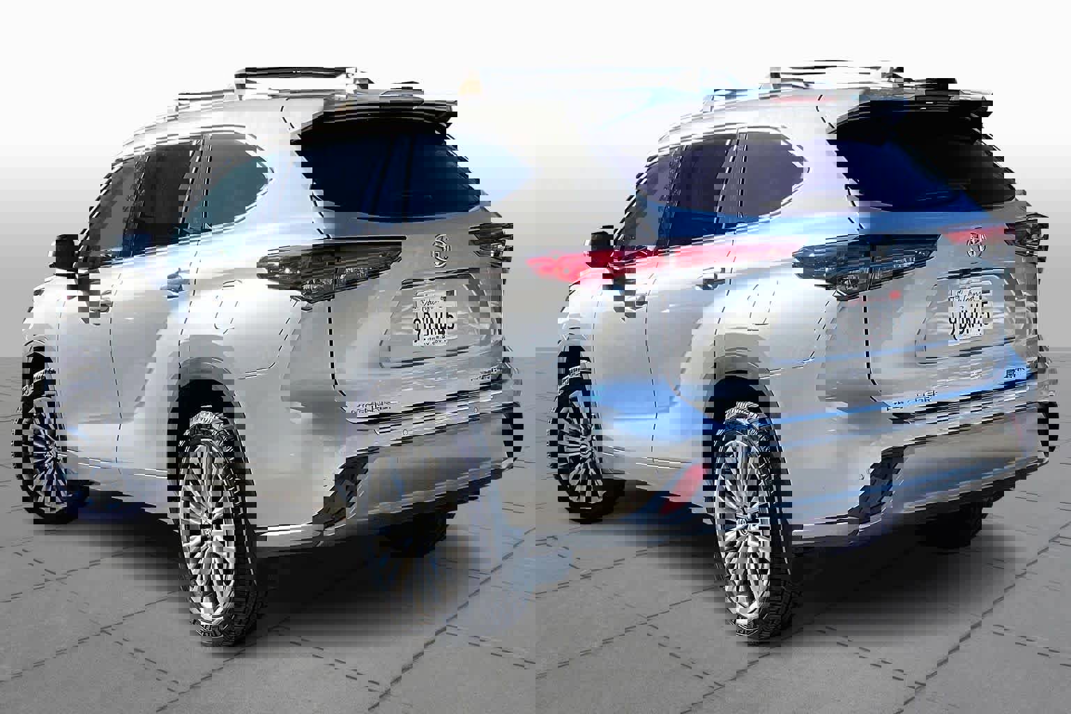 Used 2022 Toyota Highlander Platinum image 11