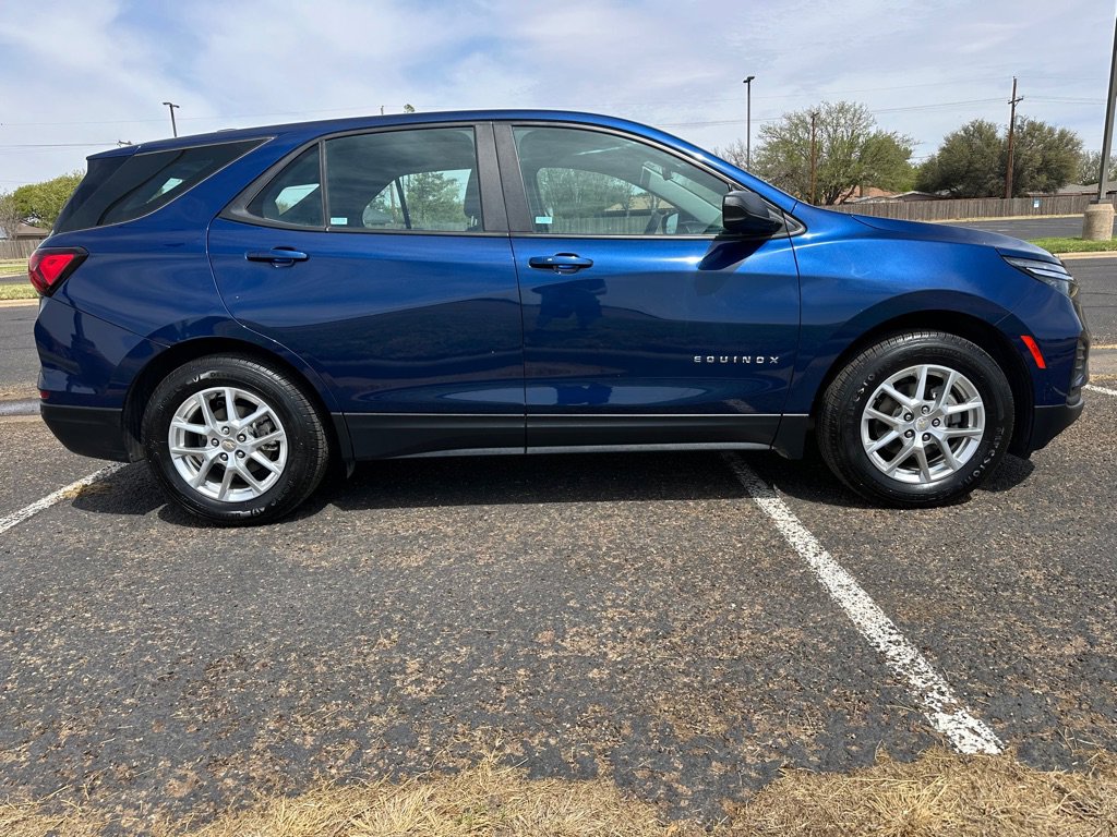 Used 2022 Chevrolet Equinox LS FWD image 10