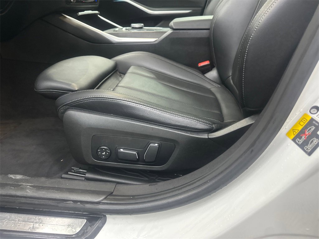 Used 2024 BMW 330e xDrive image 10