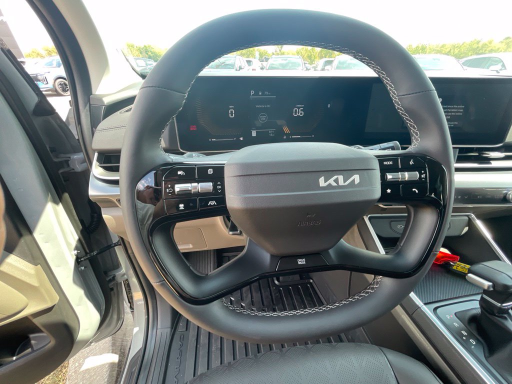 New 2027 Kia Carnival FWD image 13